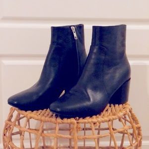 Like New Sol Sana Black Booties